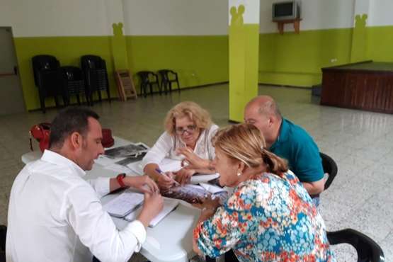 Reunión del concejal Eloy Santana con dirigentes vecinales de barrios de Telde (Foto TA)